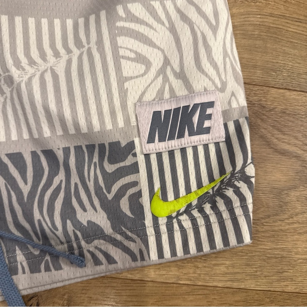 Nike Club Trippy Safari Print Mesh Shorts Grey/Ivory Men's Size Small 5in Length - Picture 3 of 8
